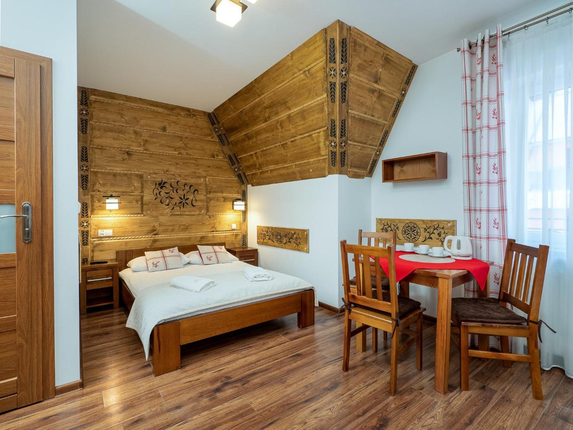 Pod Reglami Sauna & Jacuzzi Bed & Breakfast
