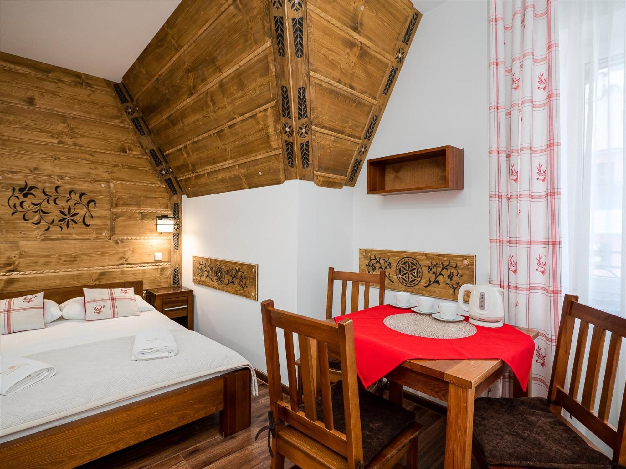 Pod Reglami Sauna & Jacuzzi Bed and breakfast Ciche Małe
